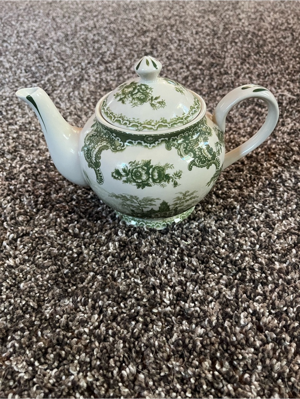Green and Cream Floral Transferware Teapot. Great condition. Cottagecore